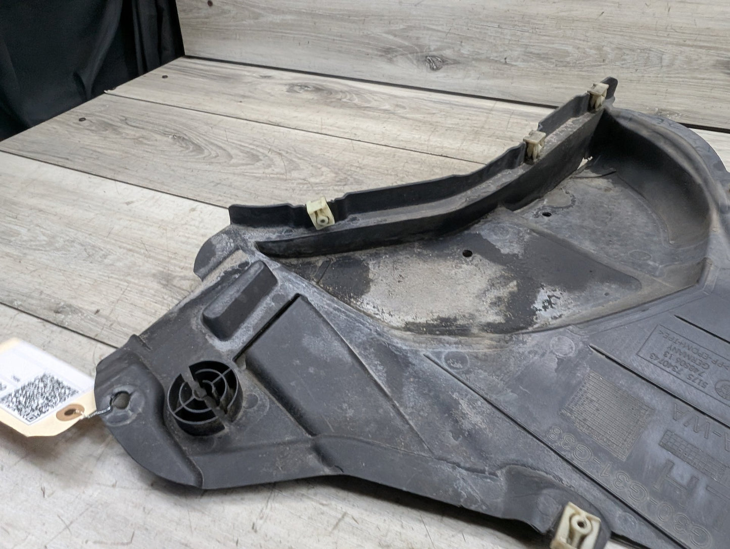 17-20 BMW 530i 540i 530e Front Driver Left Inner Fender Liner Underbody Cover