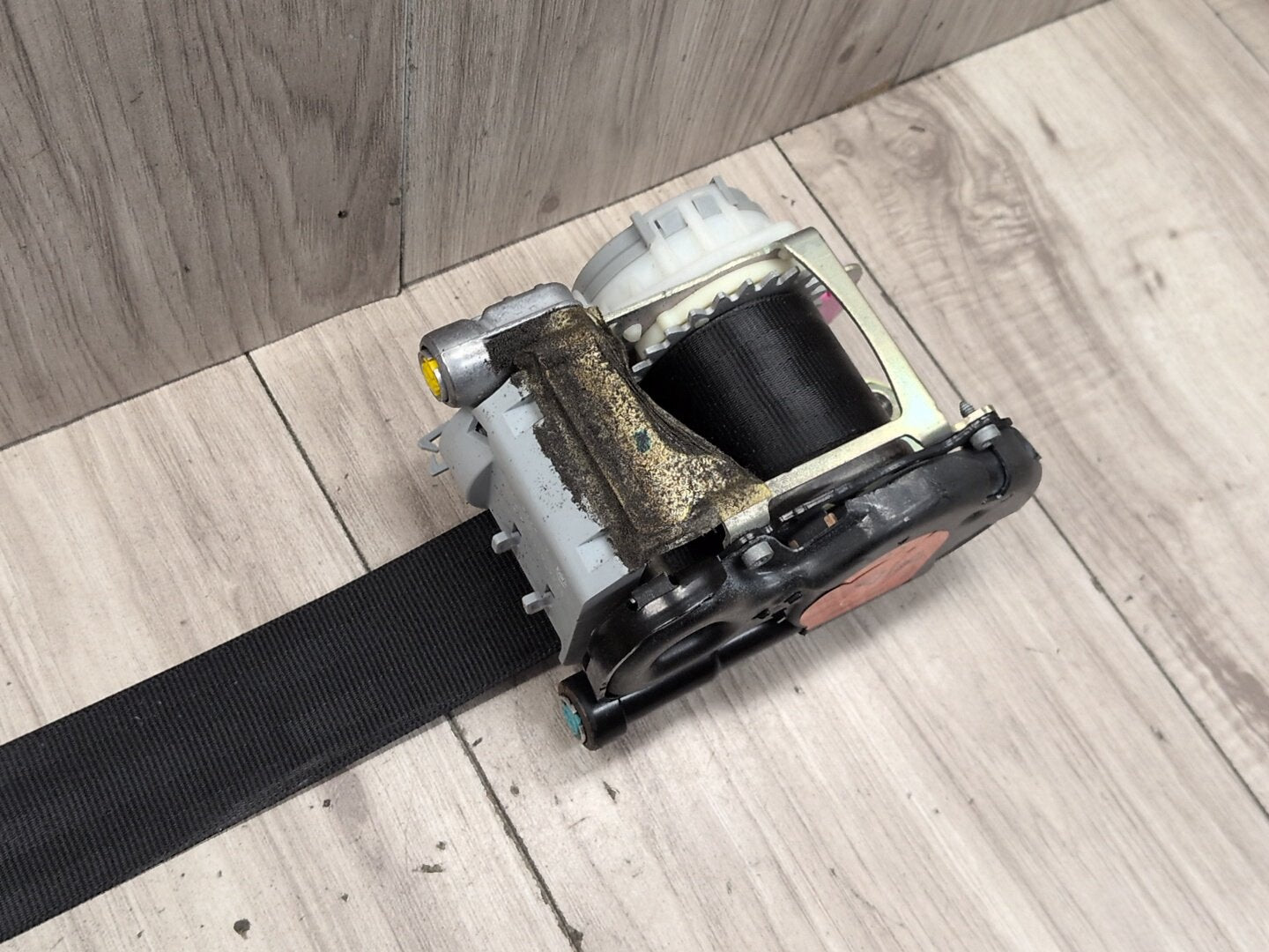 2015-2018 Audi Q3 8U Front Right Passenger Seatbelt Seat Belt Retractor 8U0857706F