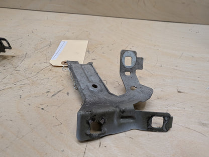 15-20 OEM BMW F80 F82 F83 M3 M4 Left Driver Fender Bracket Mount Carrier SET