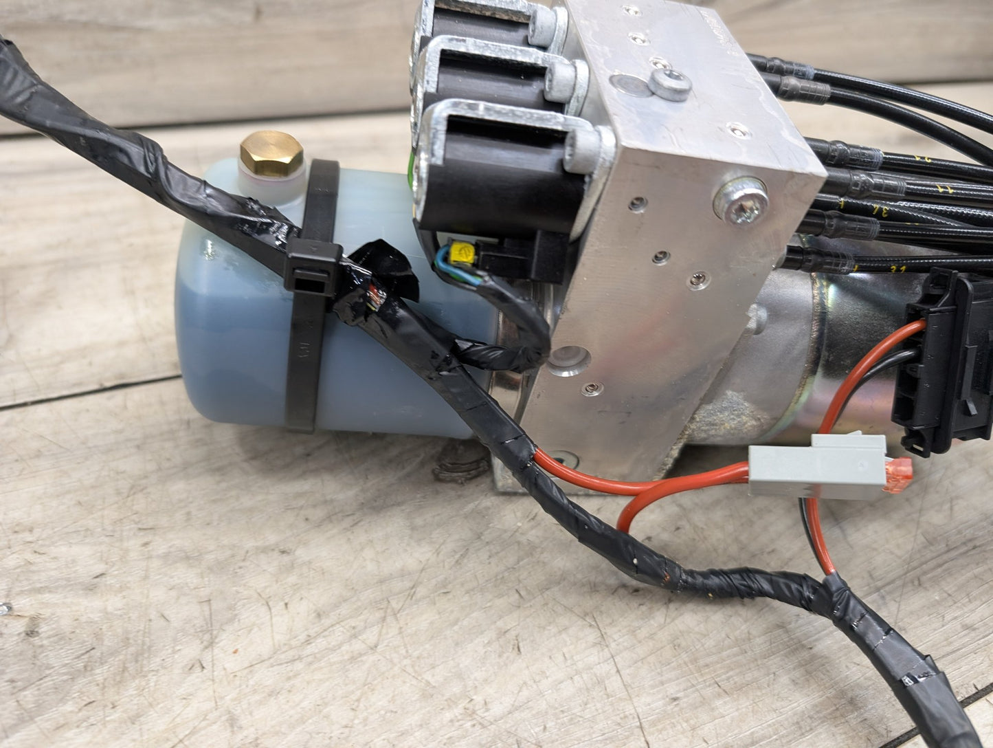 2008 - 2017 Audi S5 8T Convertible Pump Motor 8F0871791