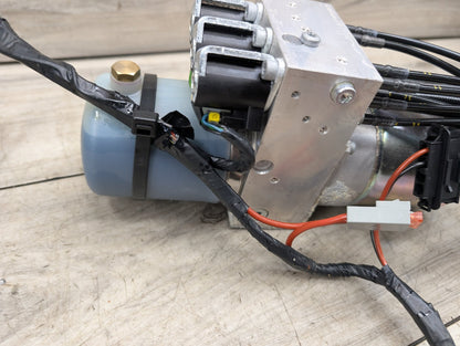 2008 - 2017 Audi S5 8T Convertible Pump Motor 8F0871791