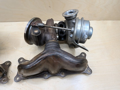2007-2013 BMW E93 335i N54B30A Engine Motor Turbo Charger w/ Manifold SET 7331333
