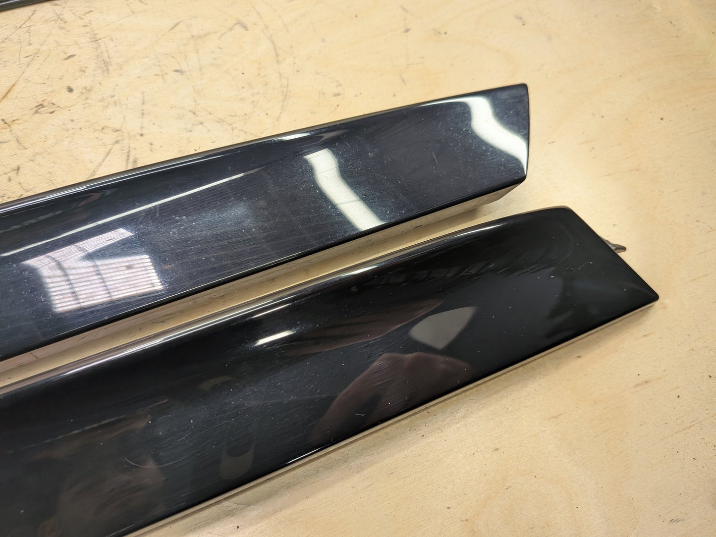 15-18 OEM Audi Q3 Rear Liftgate Trunk Lid Spoiler Rear Left Right Window Trim Molding SET