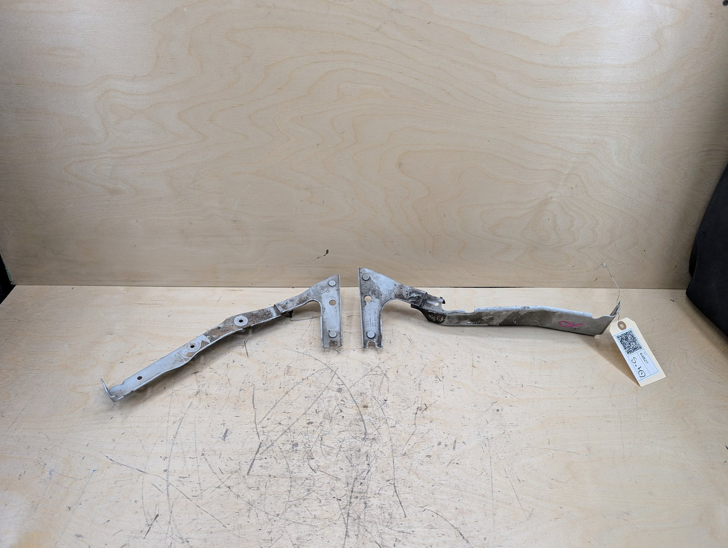 2011-2017 Audi 8T RS5 Front Left Right Fender Bracket Support Mount SET 8T0821136D