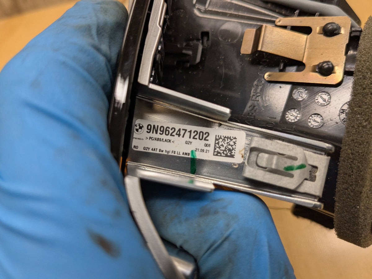 2022-2026 BMW 430i G26 Dashboard Dash Board Right Passenger Air Vent 9624712 OEM