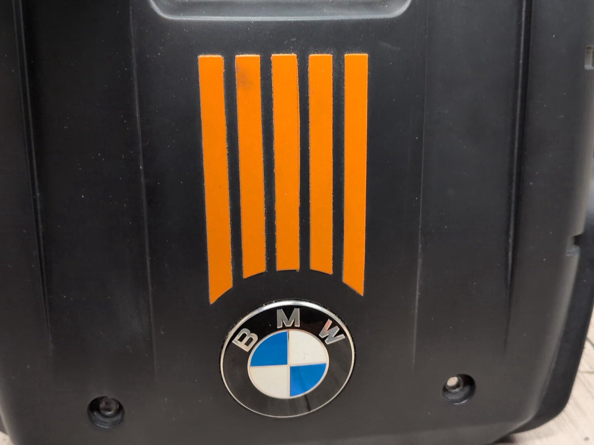 2006-2011 BMW E90 328i N52B30M1 Engine Cover 7575032