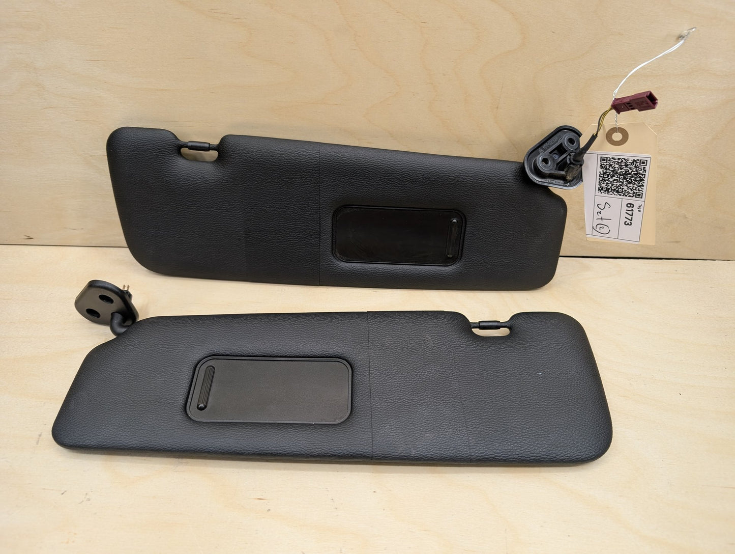 OEM BMW E88 E93 128 135 328 335 M3 CONVERTIBLE Left Right Sun Visor Black SET