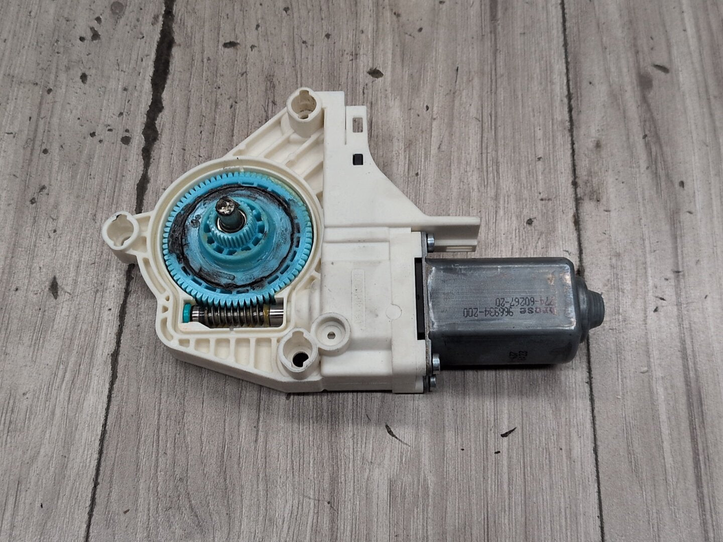 2010-2016 Audi S4 B8 Front Right Passenger Door Window Glass Regulator Motor 8K0959802A OEM
