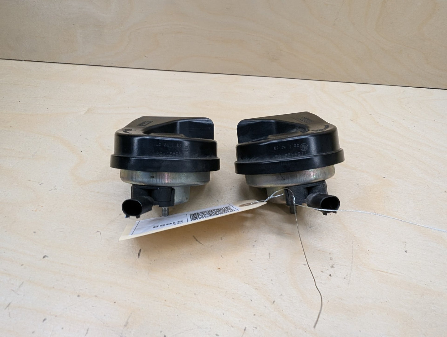 2007-2013 BMW 335i E93 Alarm Horns SET 7159420