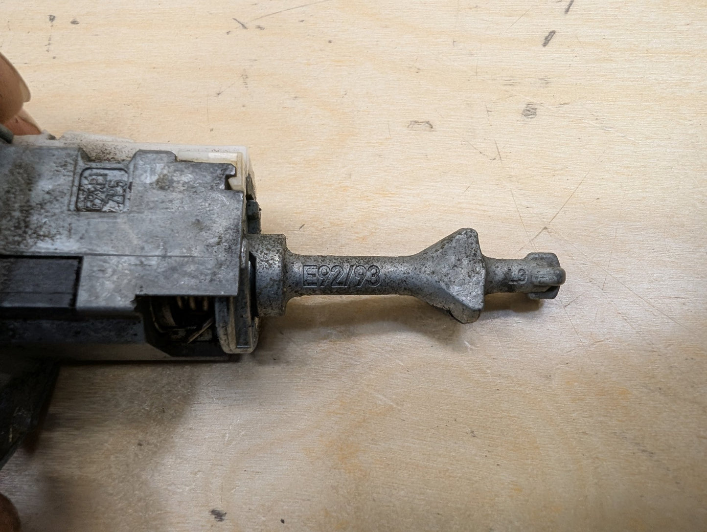 2007-2013 BMW 335i E93 Front Left Driver Key Lock Mechanism w/ Key 7187853