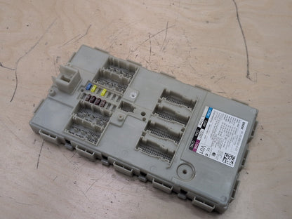 2016-2022 BMW 750i G12 Bdc Body Domain Fem Control Module w/ Key 6820916