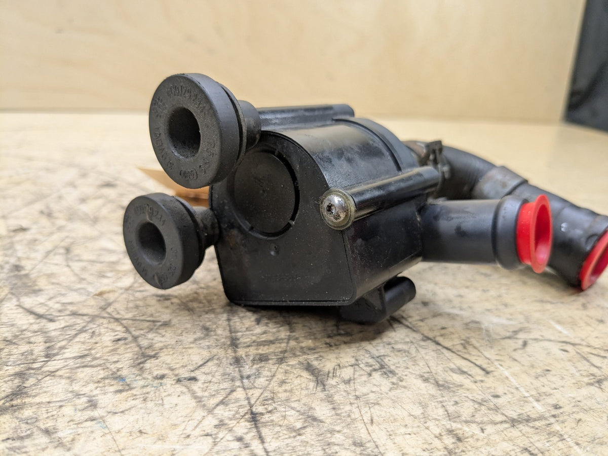 2012-2018 Audi C7 A6 CYNB Engine Motor Cooling Auxiliary Water Pump 06H121601P