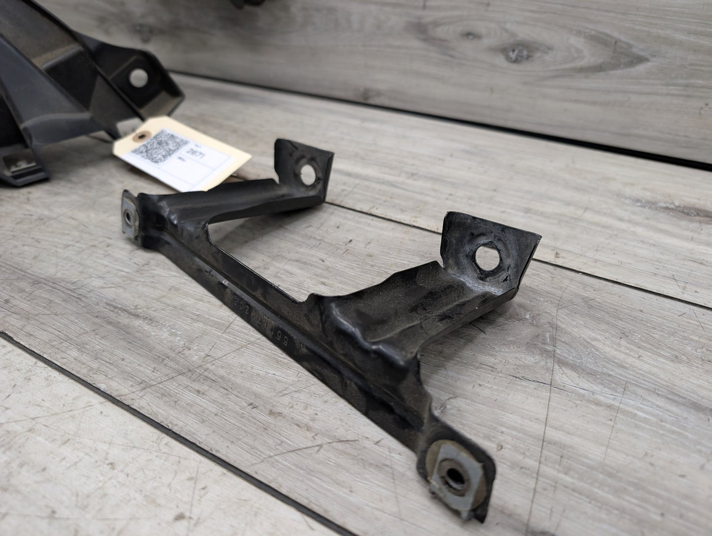 OEM BMW F15 F16 F85 F86 X5 X6 Front Left Driver Fender Mount Support Brackets