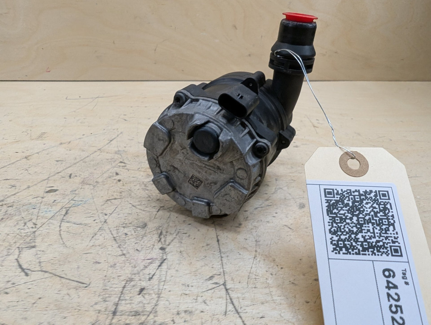16-24 OEM BMW F90 G11 G12 G30 M5 Engine Electric Auxiliary Water Coolant Pump