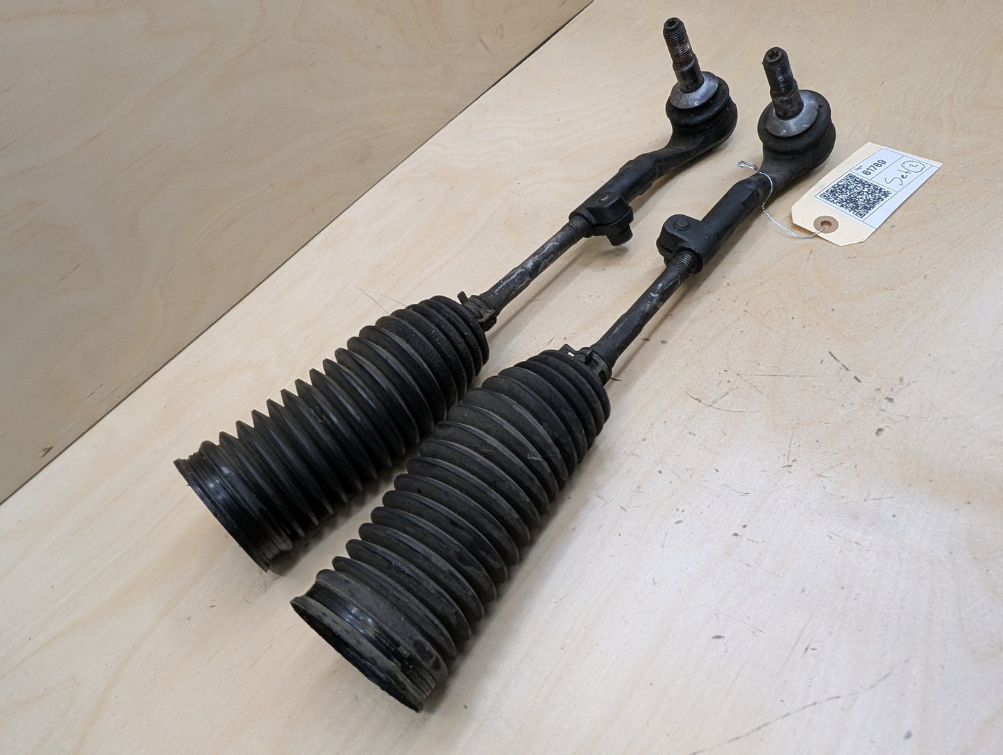 2007-2013 BMW 335i E93 Left Right Tie Rod W/ Boot SET 6765235