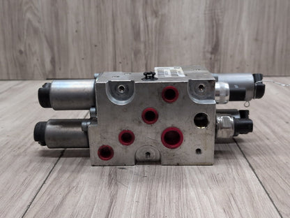 BMW X5 (E70) DYNAMIC DRIVE SUSPENSION HYDRAULIC VALVE BLOCK 37206782737