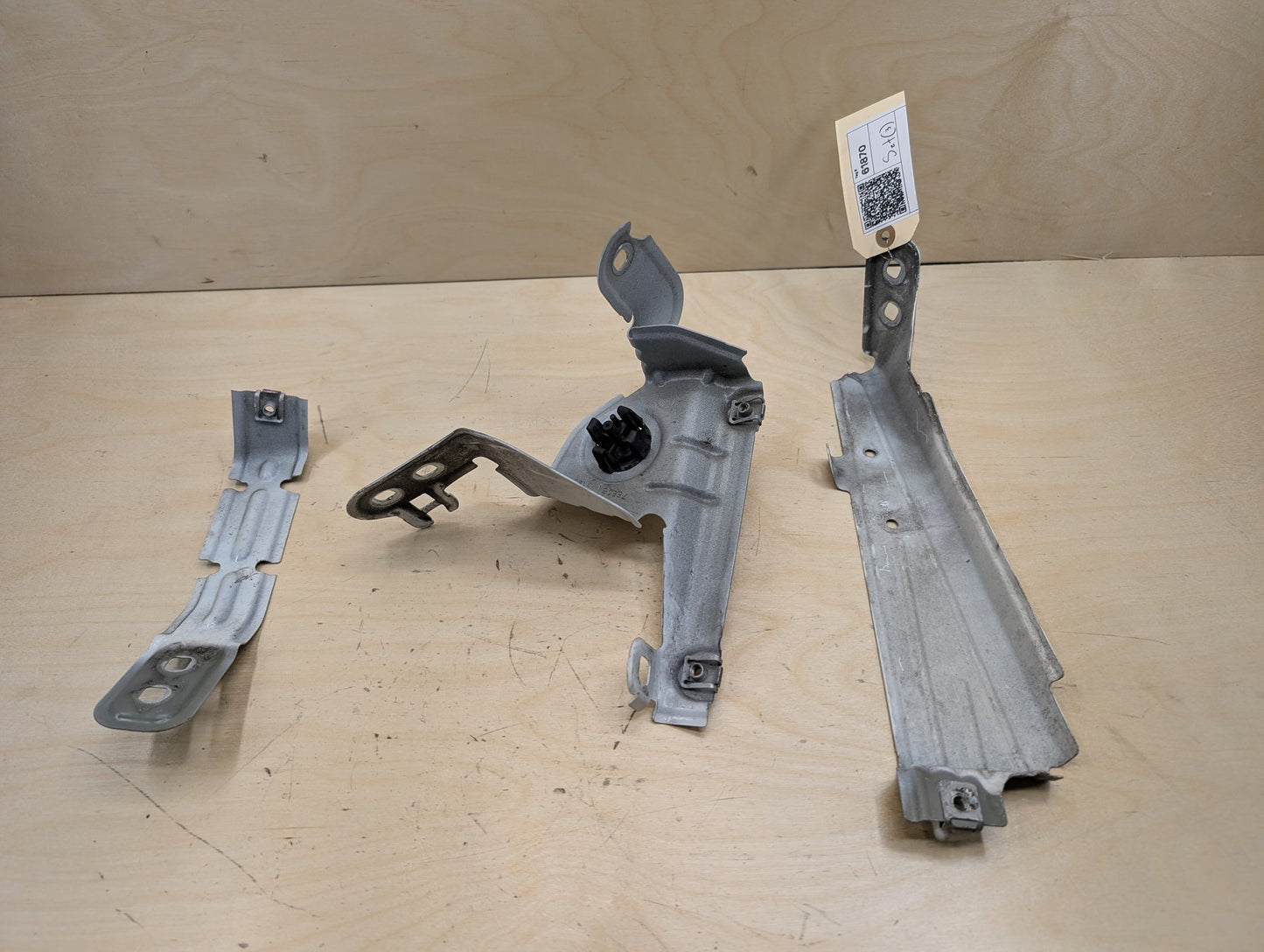 2011-2016 BMW X3 F25 Front Right Passenger Fender Brackets SET 7267328