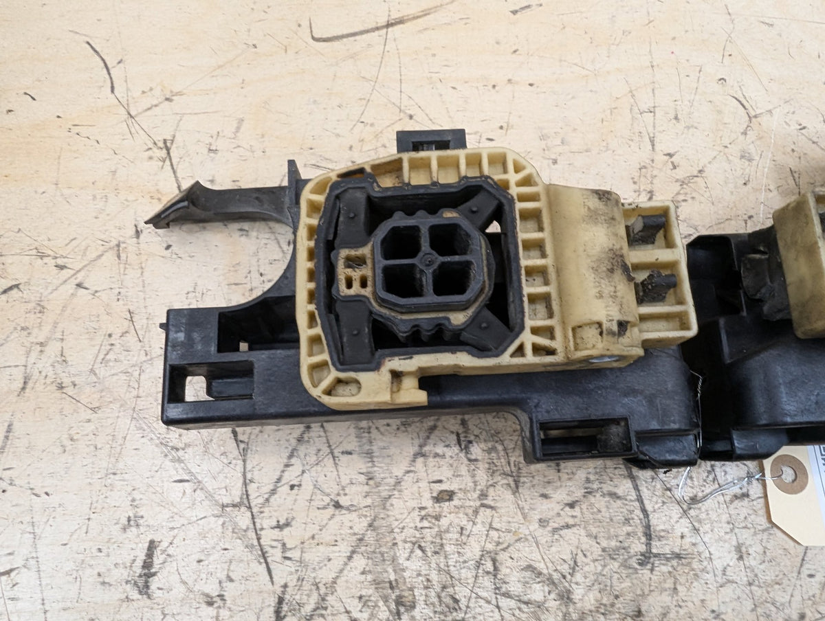 2016-2019 BMW 740i G12 Radiator Lower Mounting Brackets SET 8632128 OEM