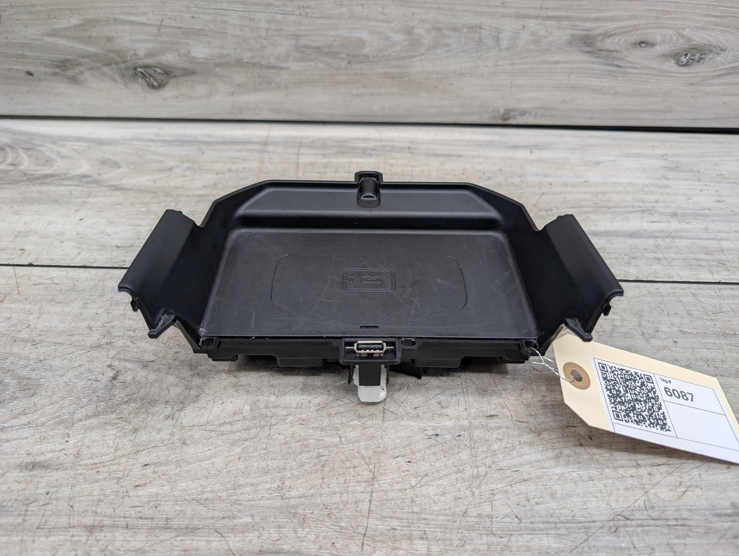 2017-2023 BMW 530i G30 Wireless Phone Charger Module 6801509