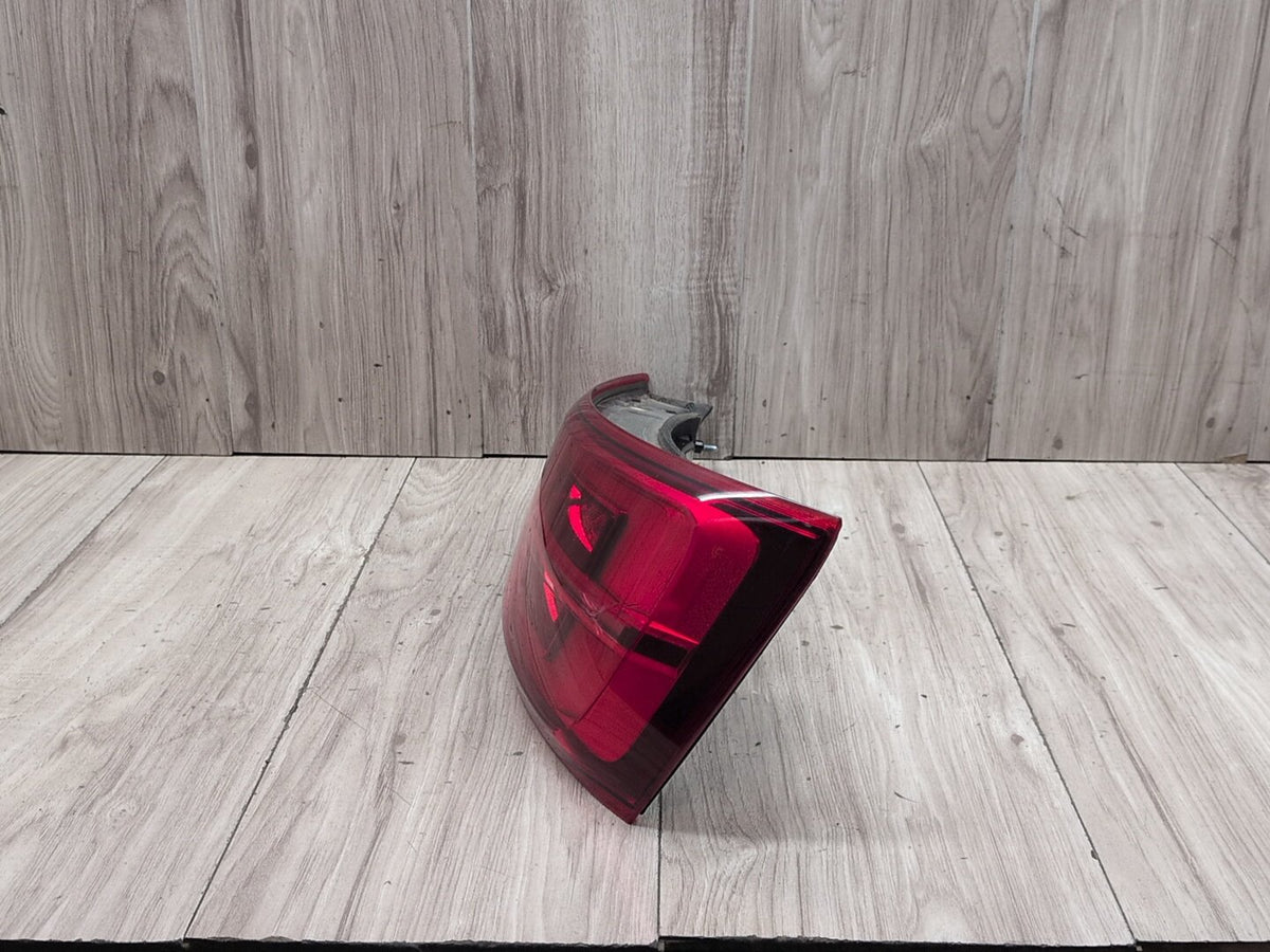 2015-2018 Audi Q3 8U Rear Right Passenger Outer Tail Light 8U0945094A OEM