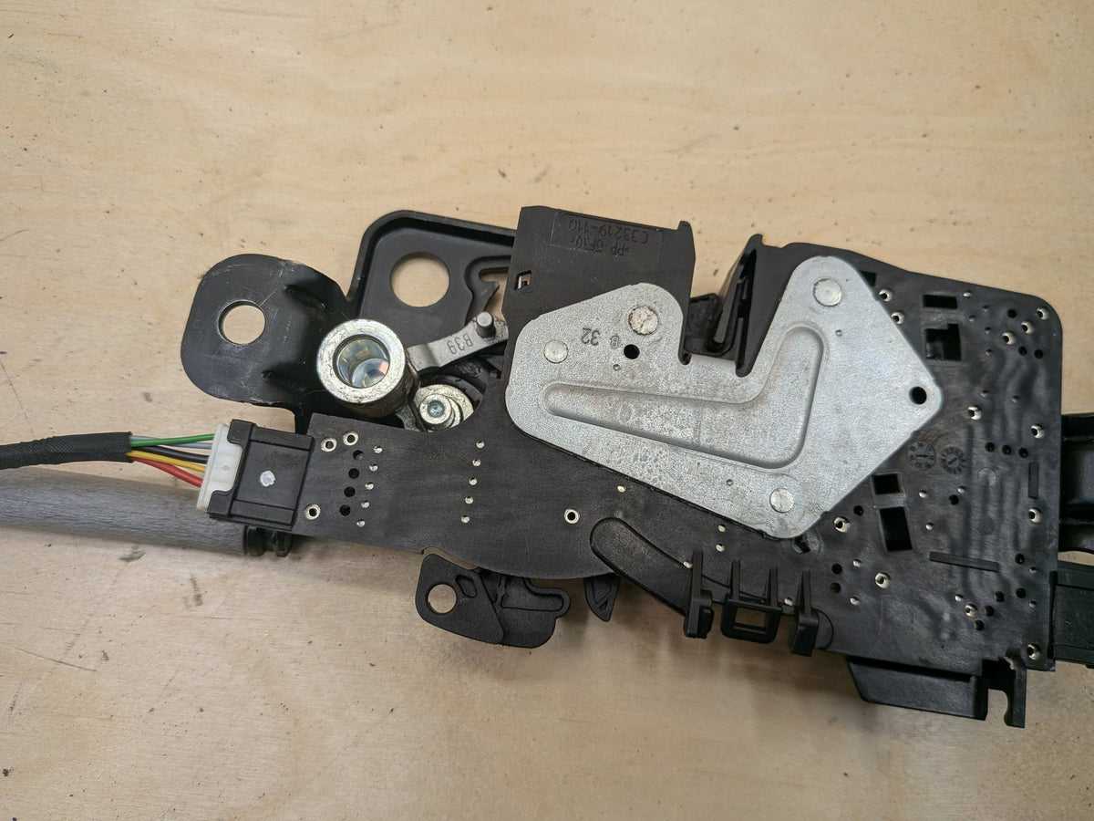 2018-2024 BMW X3 G01 Lower Liftgate Tailgate Lock Latch Actuator SET 7357112 OEM