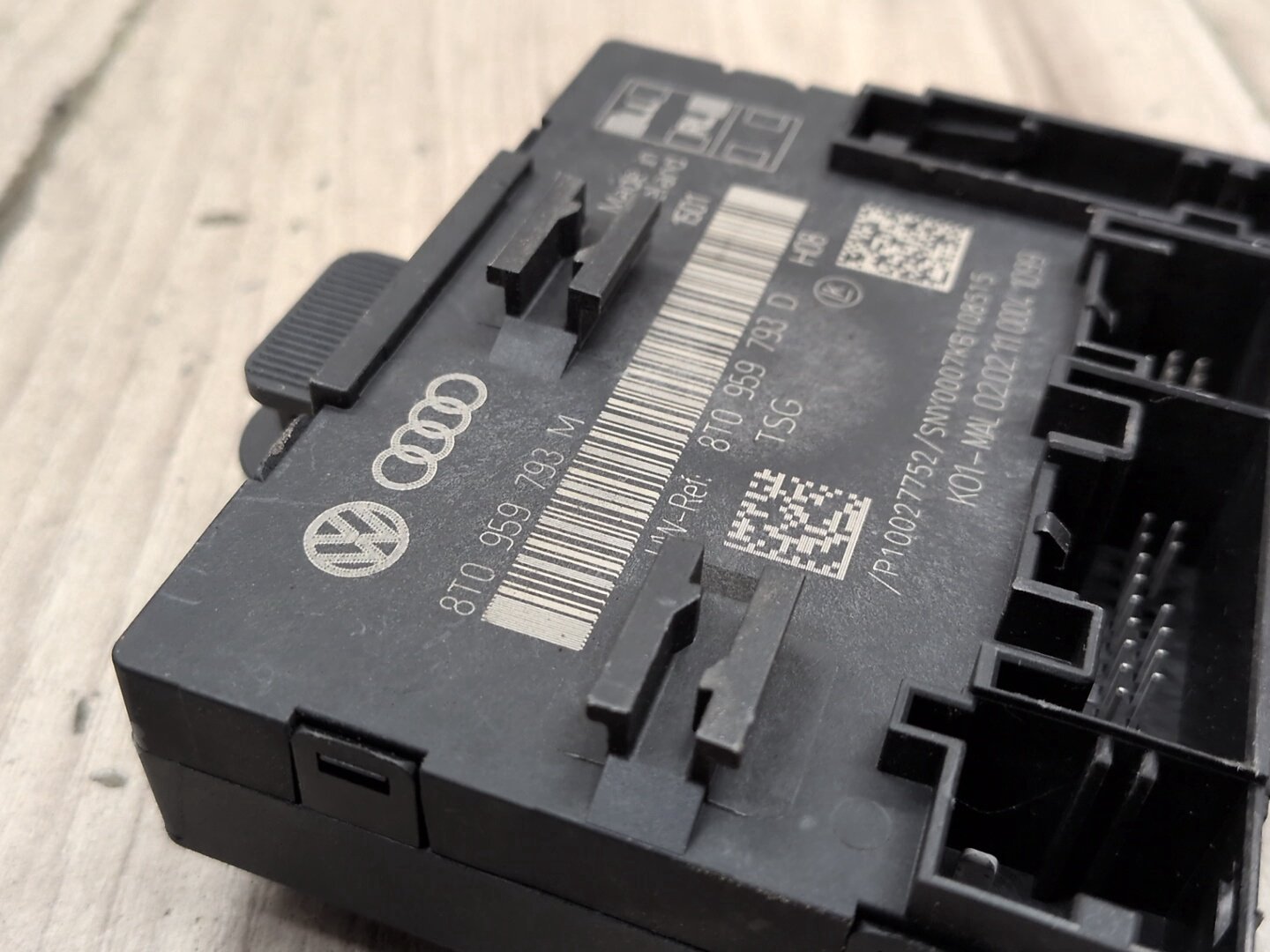 13-17 OEM AUDI A4 A5 S4 S5 Front Left Driver Door Locking Control Module