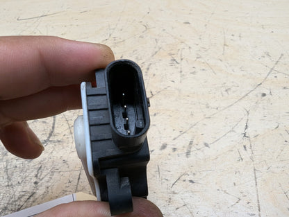 2010-2017 BMW 535i GT xDrive F07 Front Bumper Radiator Air Flap Shutter Motor Actuator 7193168 OEM