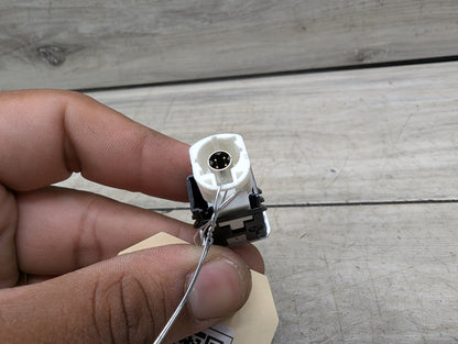2016-2022 BMW 750Li G12 AUX/ USB Charger Port Socket 9368857 OEM