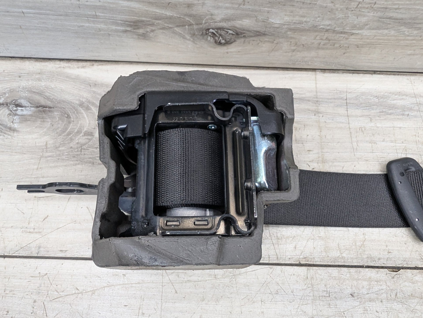 OEM BMW G42 G87 230 M240 M2 Rear Left Right Seat Belt Seatbelt Retractor Black