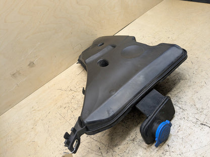 OEM BMW G12 G30 540 M550 750 M760 Windshield Wiper Washer Reservoir Tank Pump
