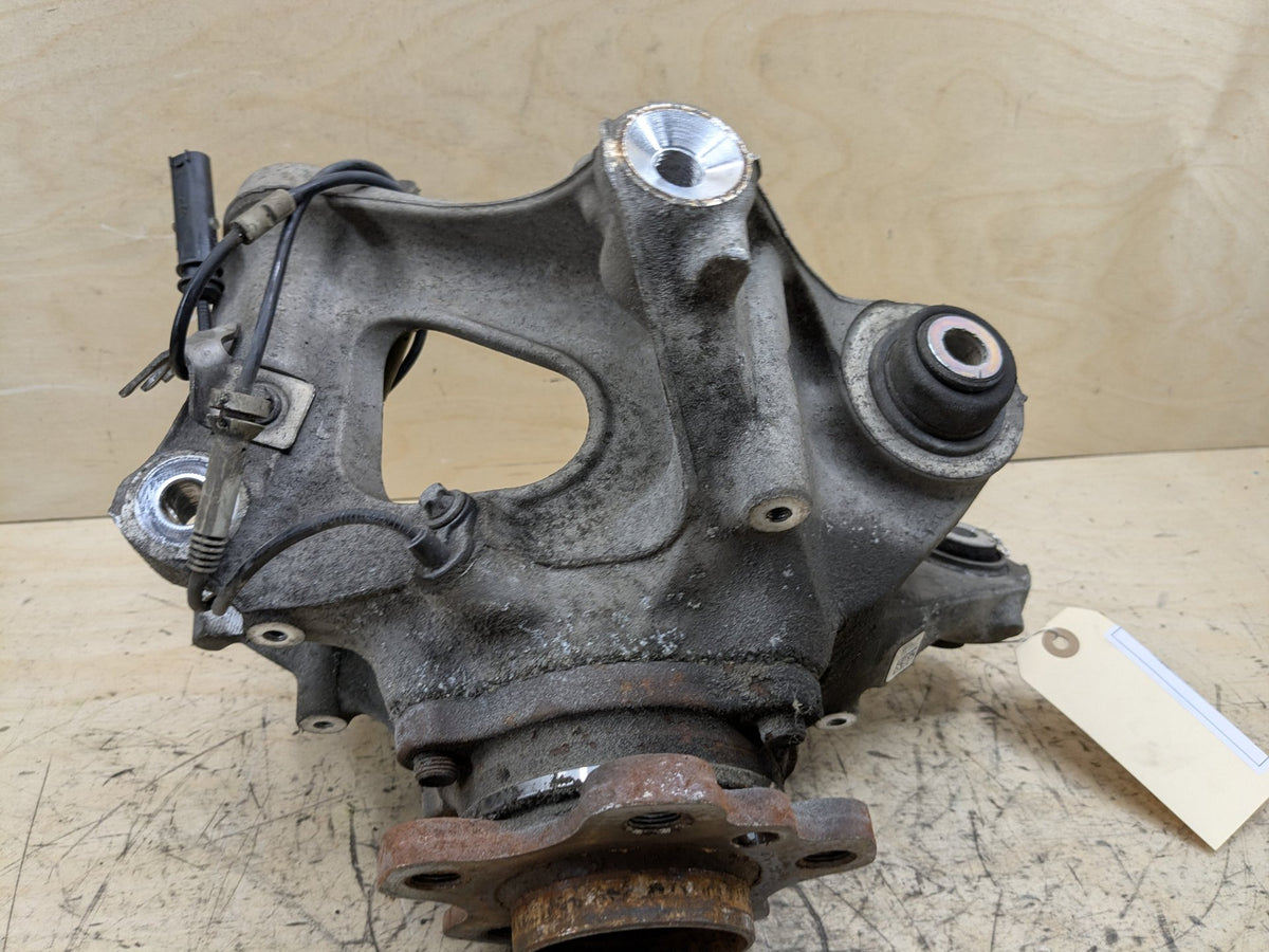 2016-2019 BMW 740i G12 Rear Left Driver Spindle Knuckle w/ Bearing 6861135 OEM