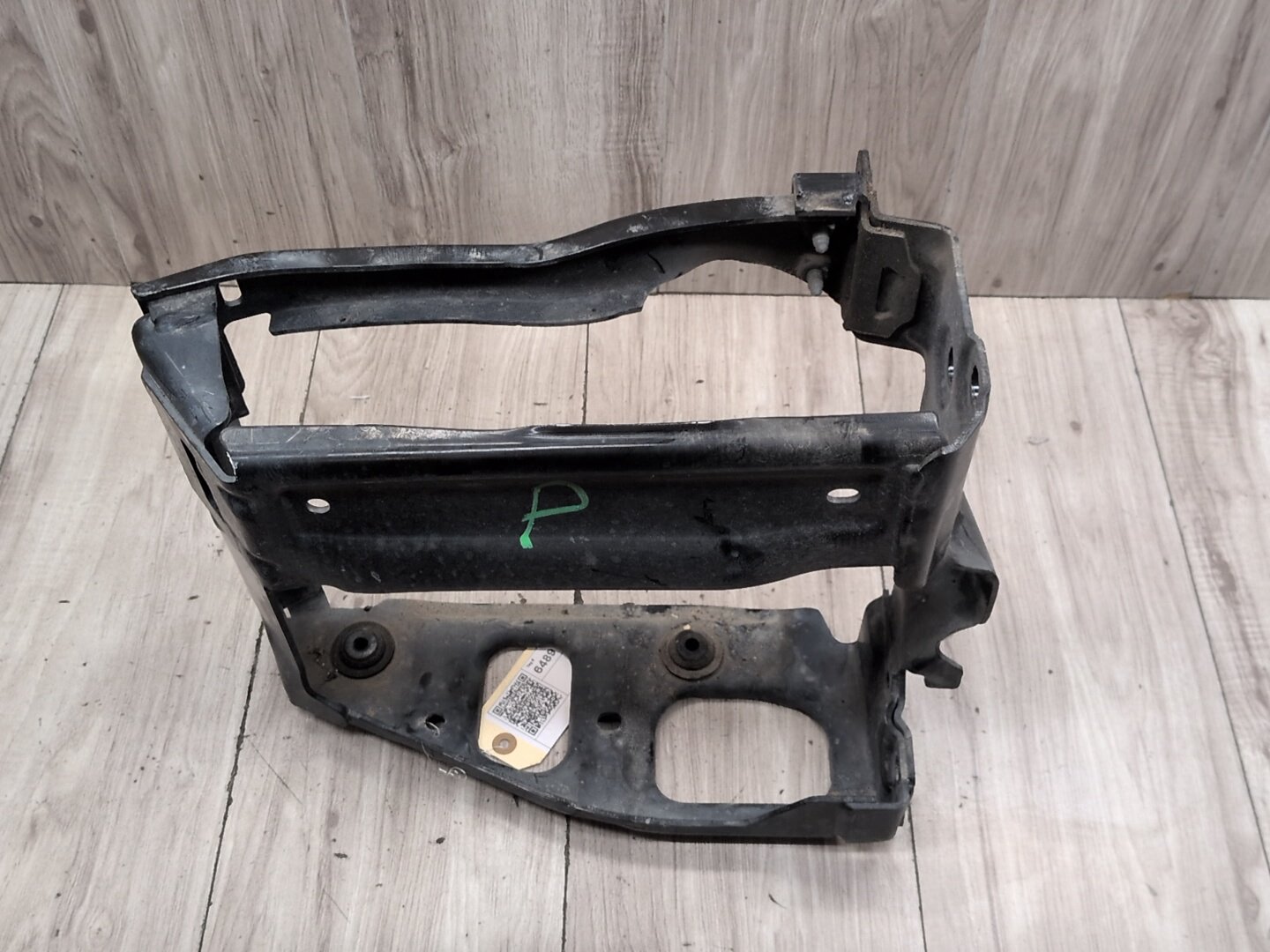 OEM BMW F90 F93 G12 G16 G30 M5 M8 Front Right Passenger Radiator Support Bracket