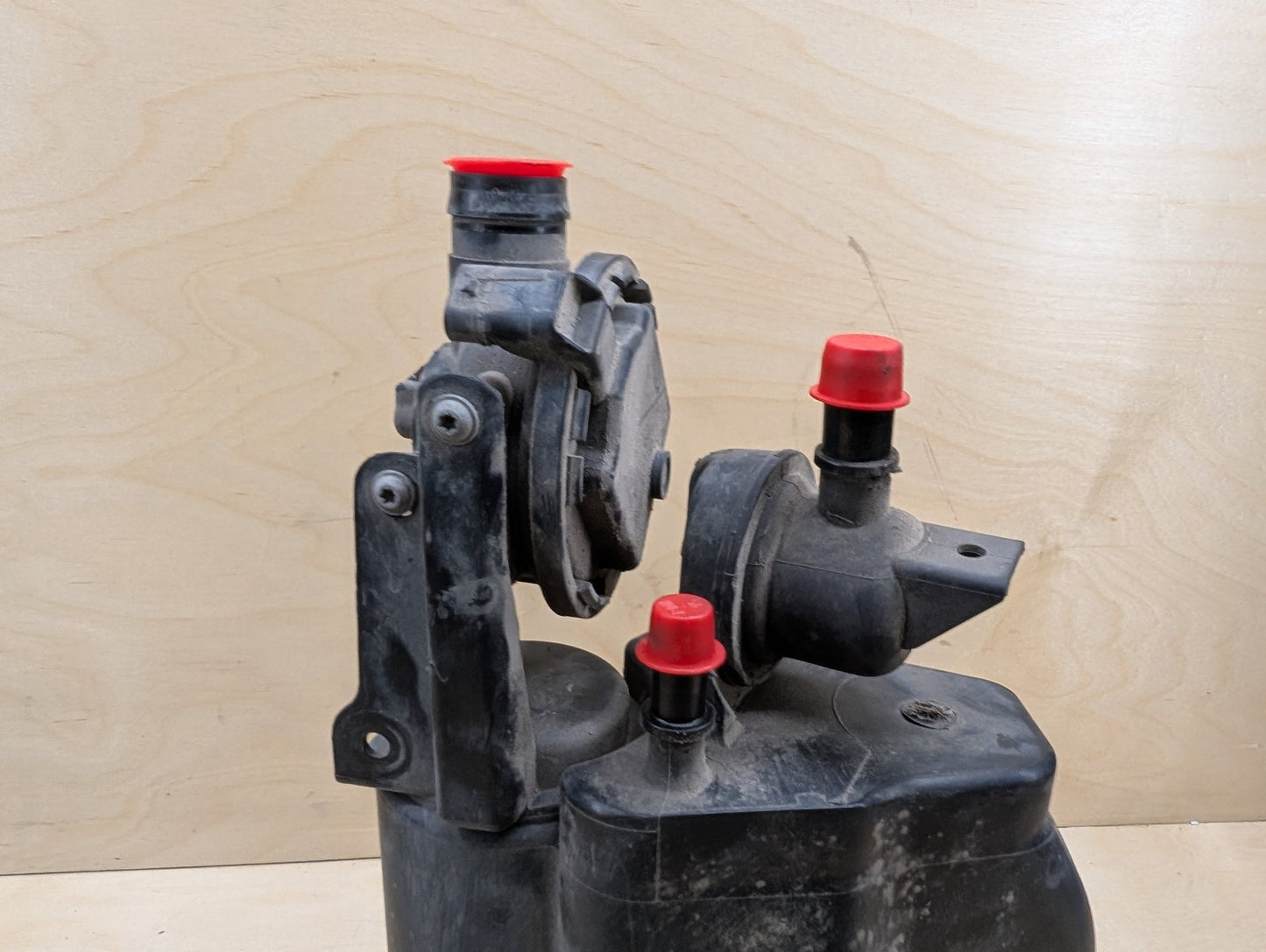 2012-2018 BMW 320i F30 Fuel Vapor Charcoal Canister 7297330