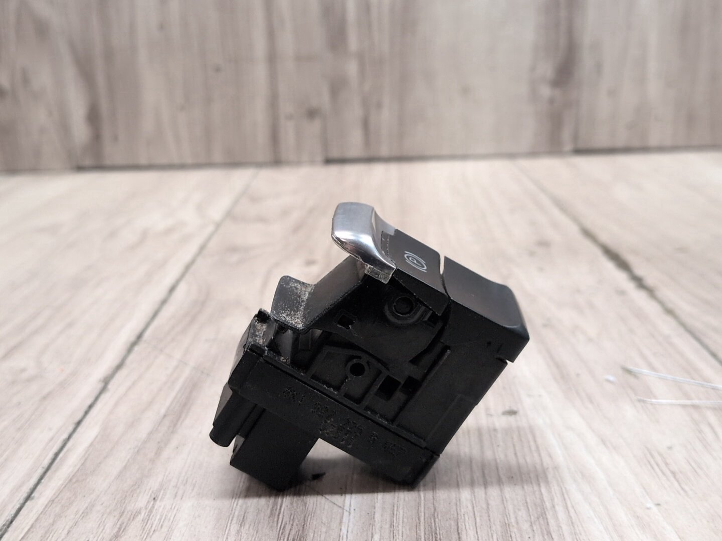 2008-2017 Audi S5 8T Emergency Parking Brake Switch 8k1927225b