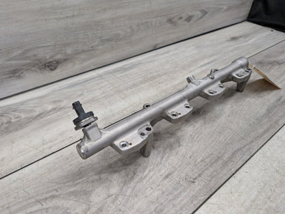 BMW G30 530i B46B20O0 Engine Motor Fuel Injector Rail Line 7639979