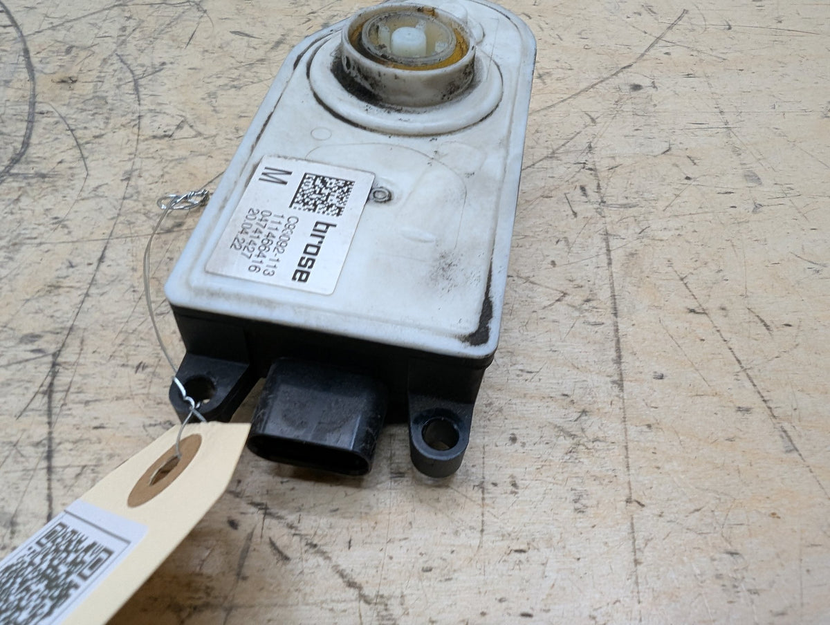 OEM BMW G30 530 540 M550 G12 740 750 M760 Upper Grille Air Flap Motor Actuator
