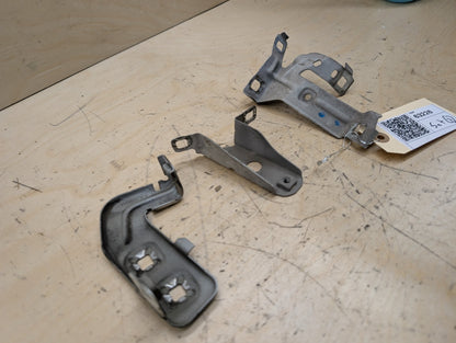 15-20 OEM BMW F80 F82 F83 M3 M4 Left Driver Fender Bracket Mount Carrier SET