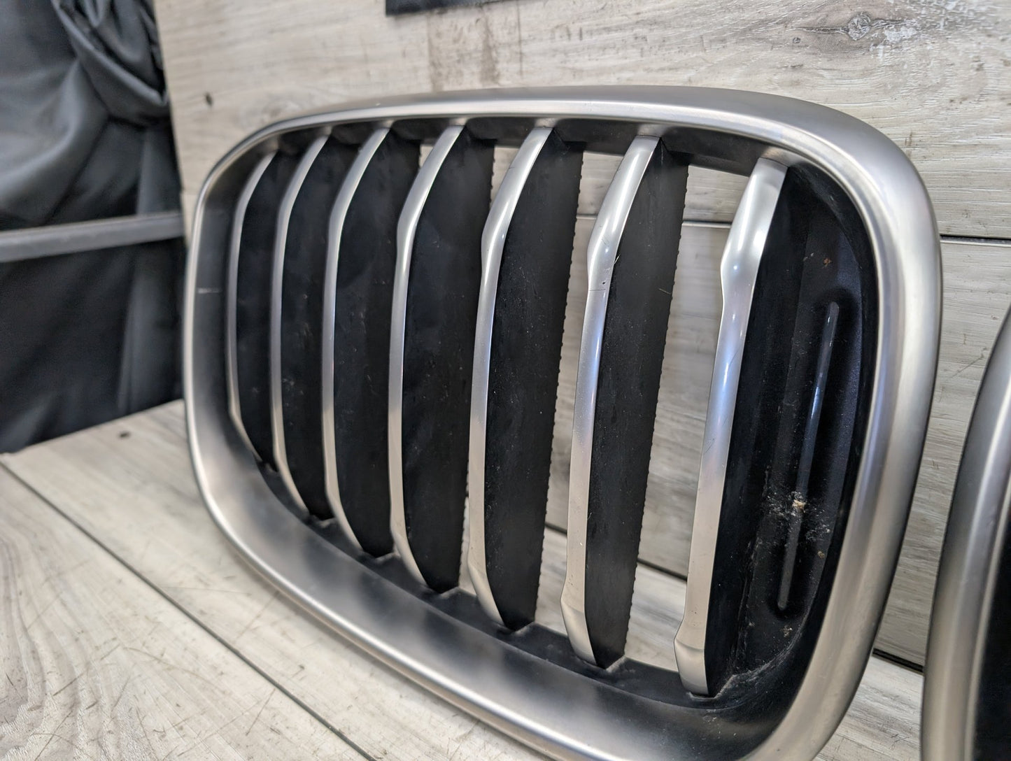 2018 - 2024 BMW X3 G01 Front Left Right Upper Bumper Cover Kidney Grilles SET 7464921 B58B30O1