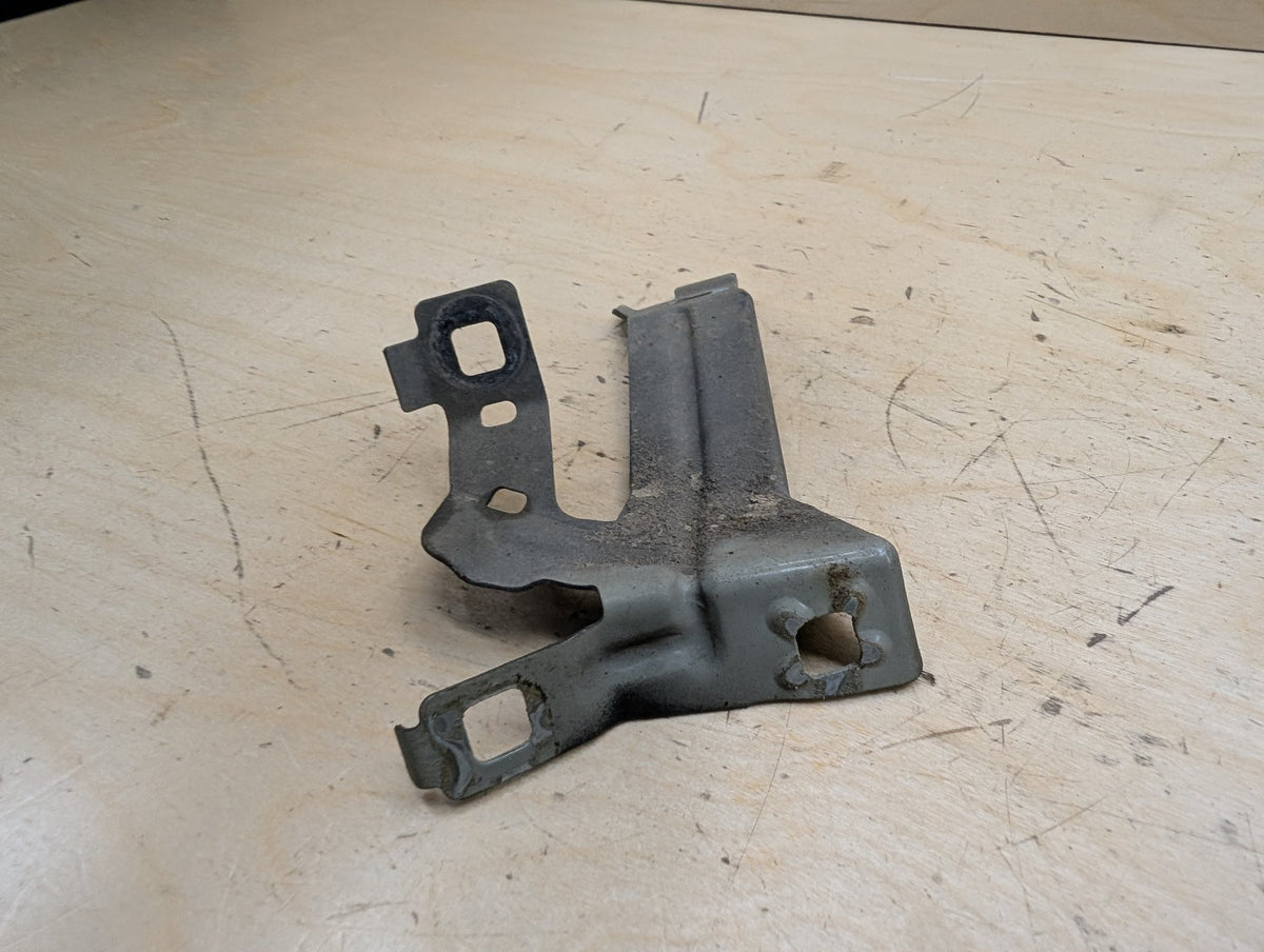 12-20 OEM BMW F30 F32 F33 F36 Front Left Driver Fender Wing Holder Bracket SET
