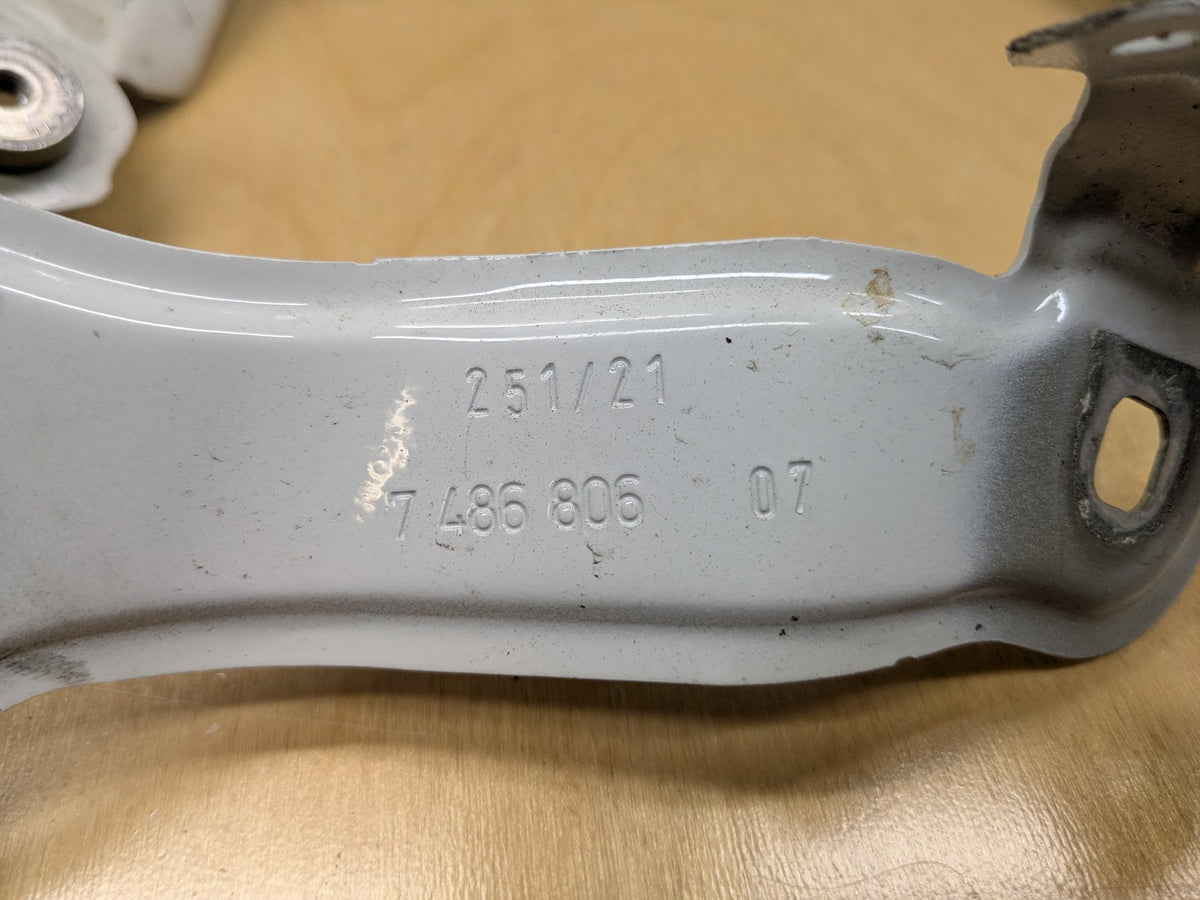 2022-2026 BMW 430i G26 Front Right Passenger Fender Brackets SET 7486804 OEM