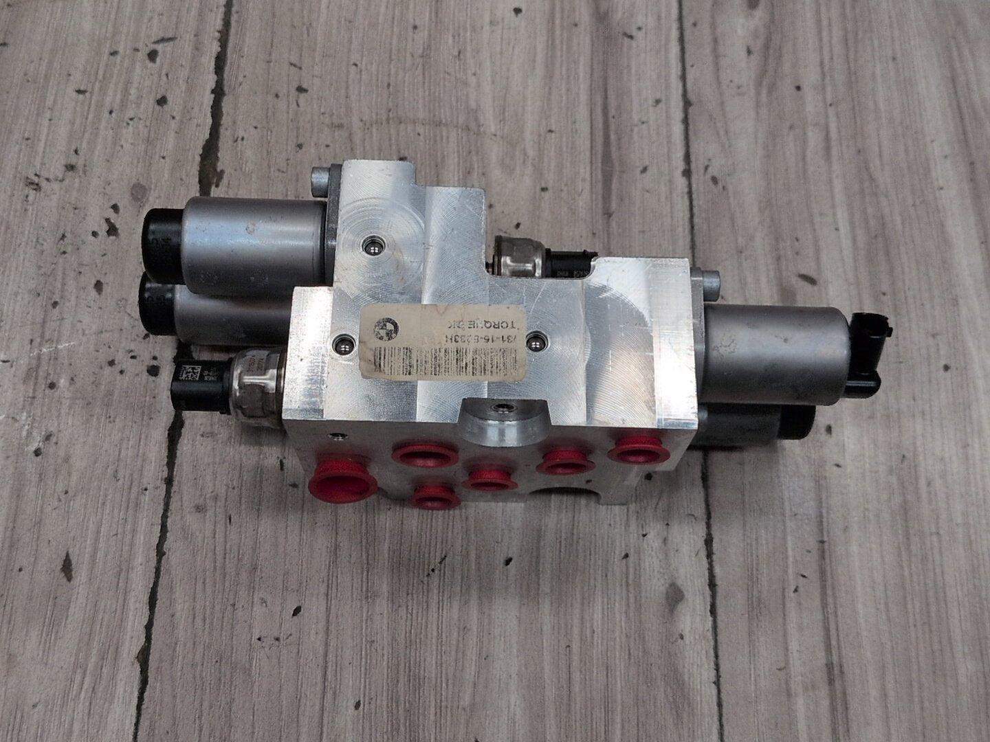 08-19 OEM BMW F15 F16 F85 F86 X5 M X6 M RHD Active Dynamic Drive Valve Block