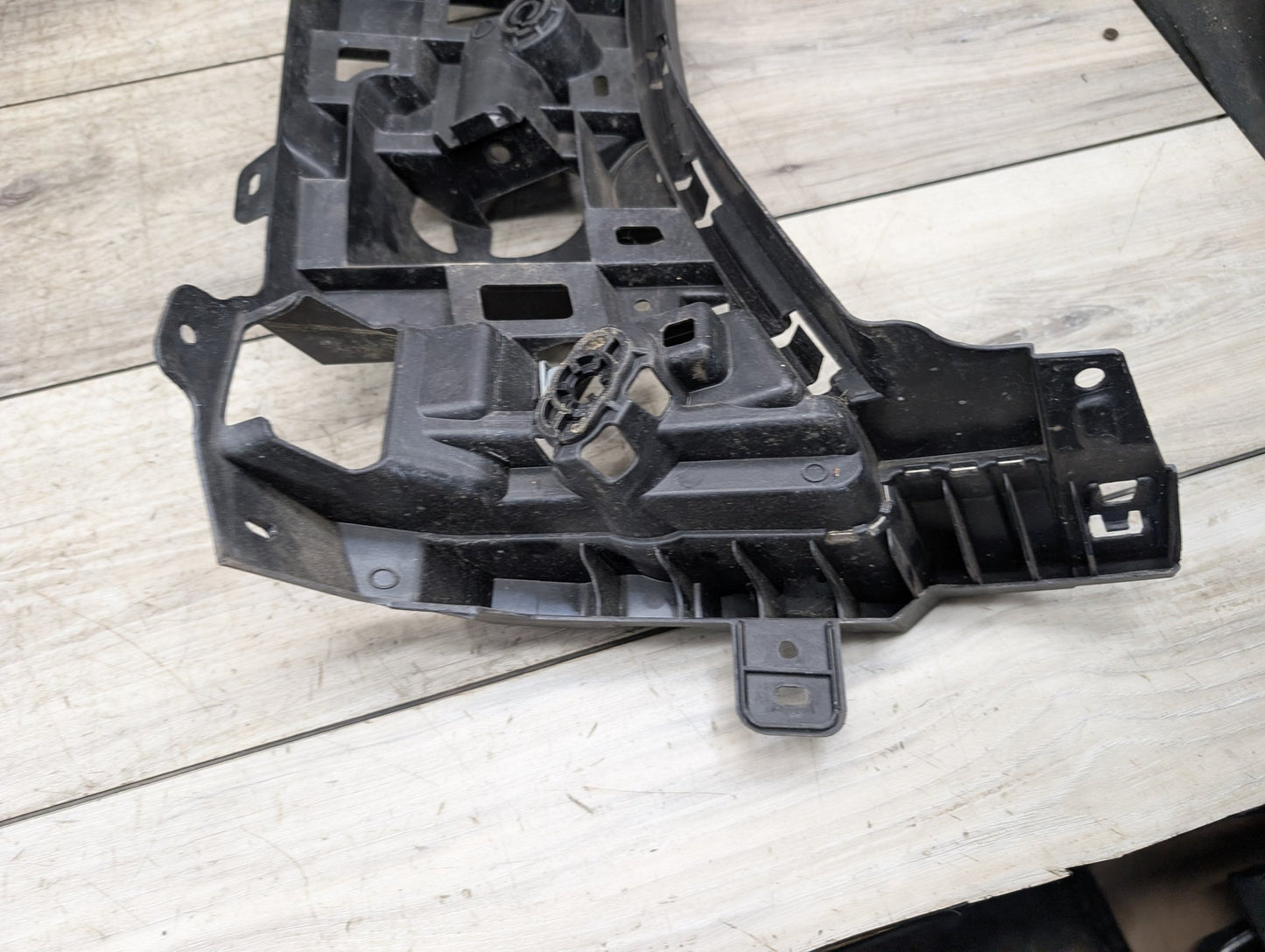 2019-2026 BMW X5 G05 Rear Right Passenger Bumper Support Brackets SET 7487526