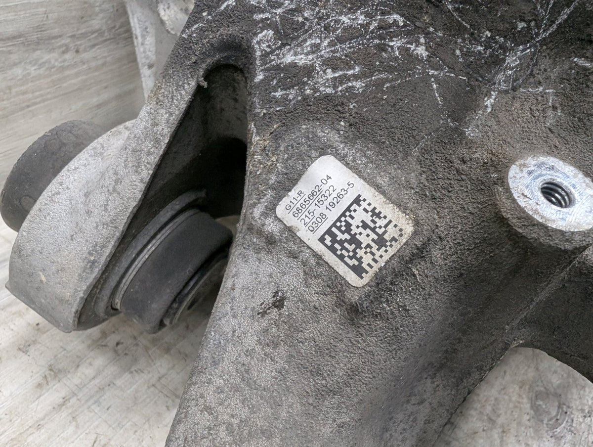2016-2022 BMW 750Li G12 Rear Right Passenger Spindle Knuckle w/ Bearing 6861136