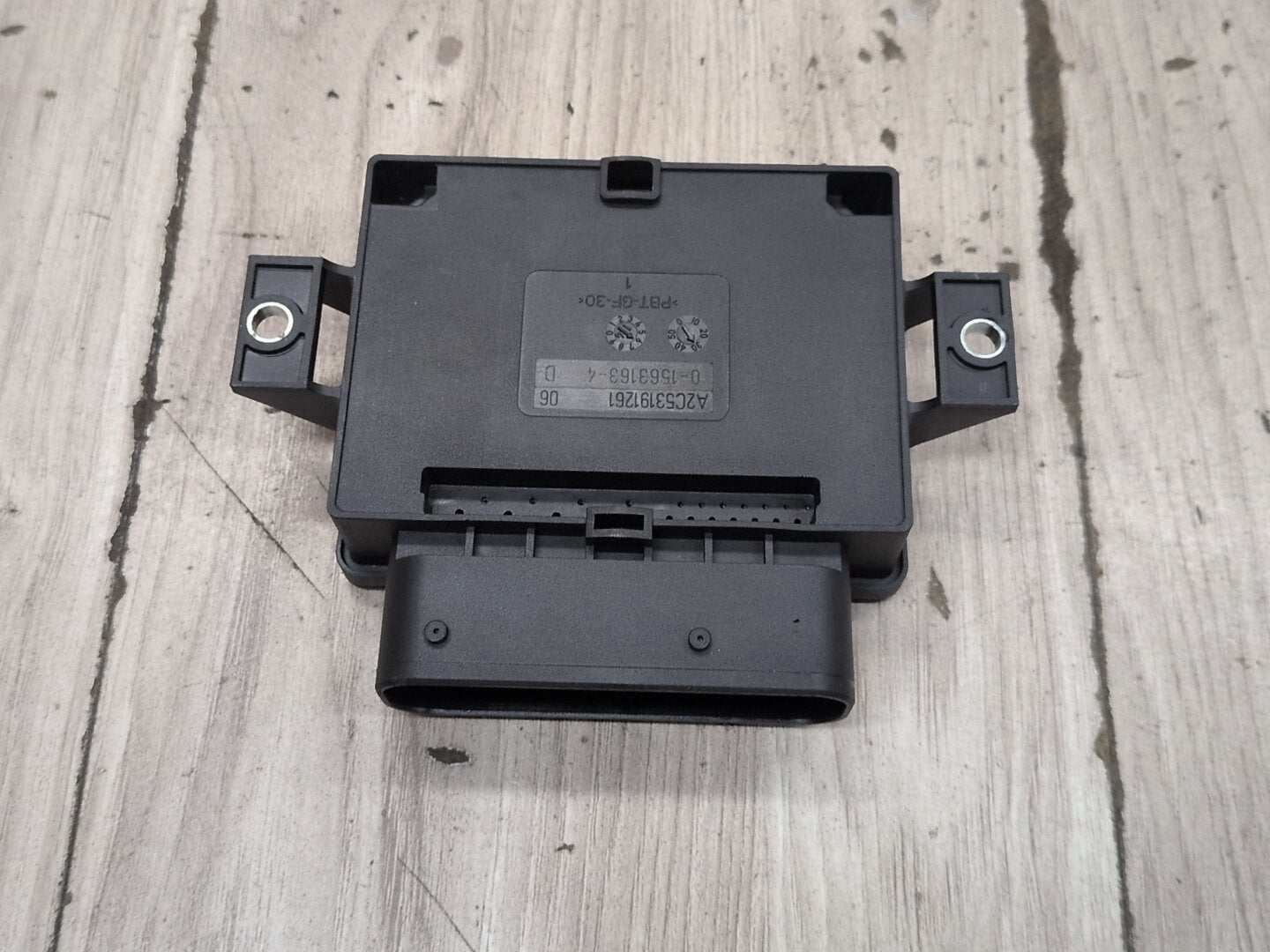 2012-2018 BMW M6 F06 Electric Emergency Parking Brake Module 6863277