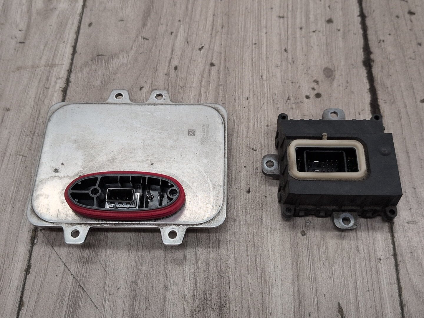 2008-2010 BMW 535i E60- Left Right Headlight DRL Daytime Running Light Module SET PN: 7189312