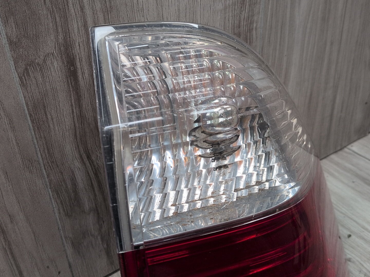 2004-2010 BMW X3 E83 Rear Right Passenger Outer Tail Light 7162212