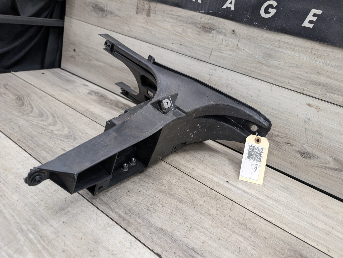 2007-2013 BMW X5 E70- Right Front Bumper Under Headlamp Bracket PN: 7157984