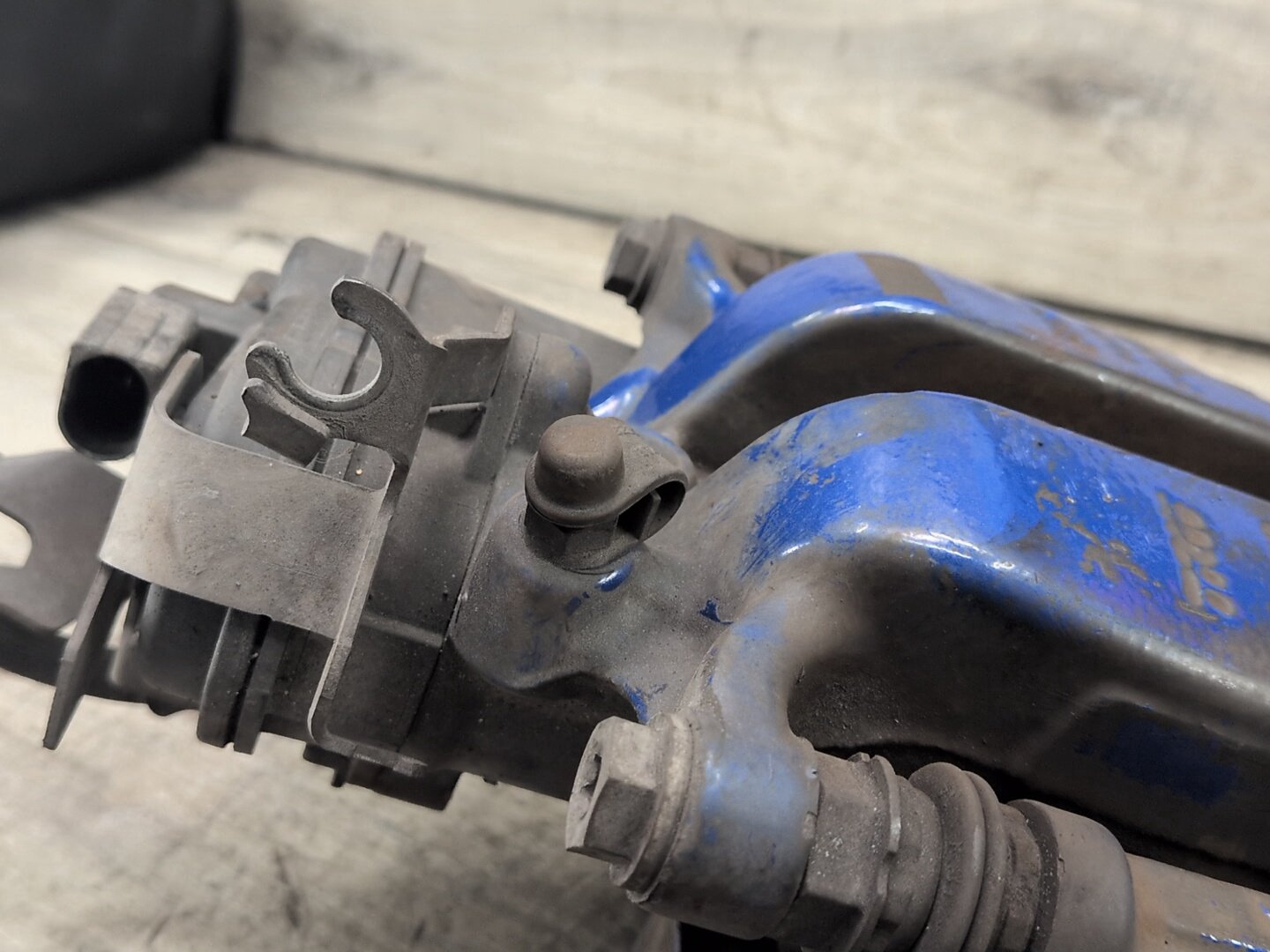 2018 - 2024 BMW X3 G01 Rear Left Driver Brake Caliper 6887409 B58B30M0