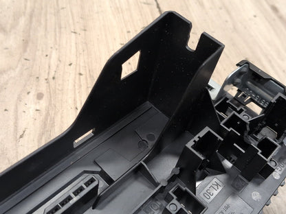 2009-2012 Mercedes-Benz E550 W212 Front Fuse Relay Box Assembly