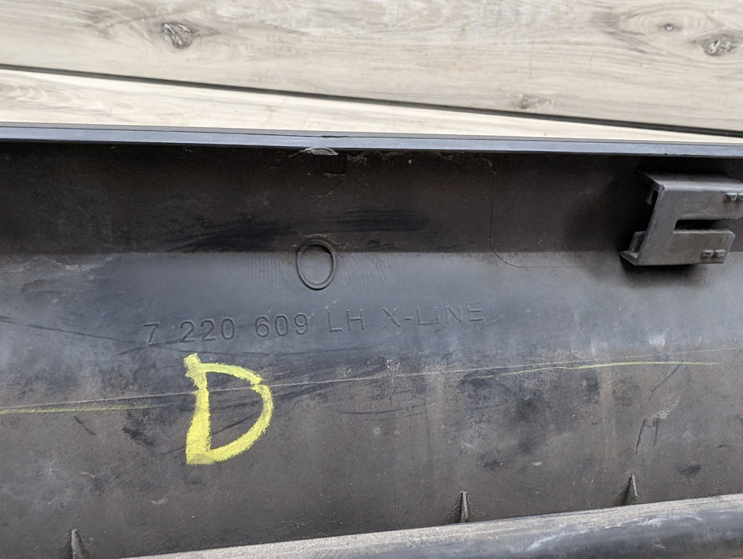 2011 - 2017 BMW X3 F25 Front Left Driver Exterior Door Trim Molding 7220609 N55B30M0